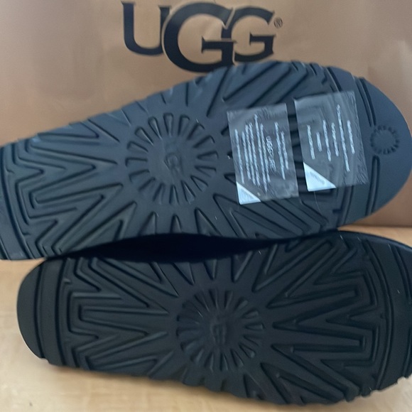 Ugg Women’s Classic Ultra Mini Boot - Picture 5 of 5
